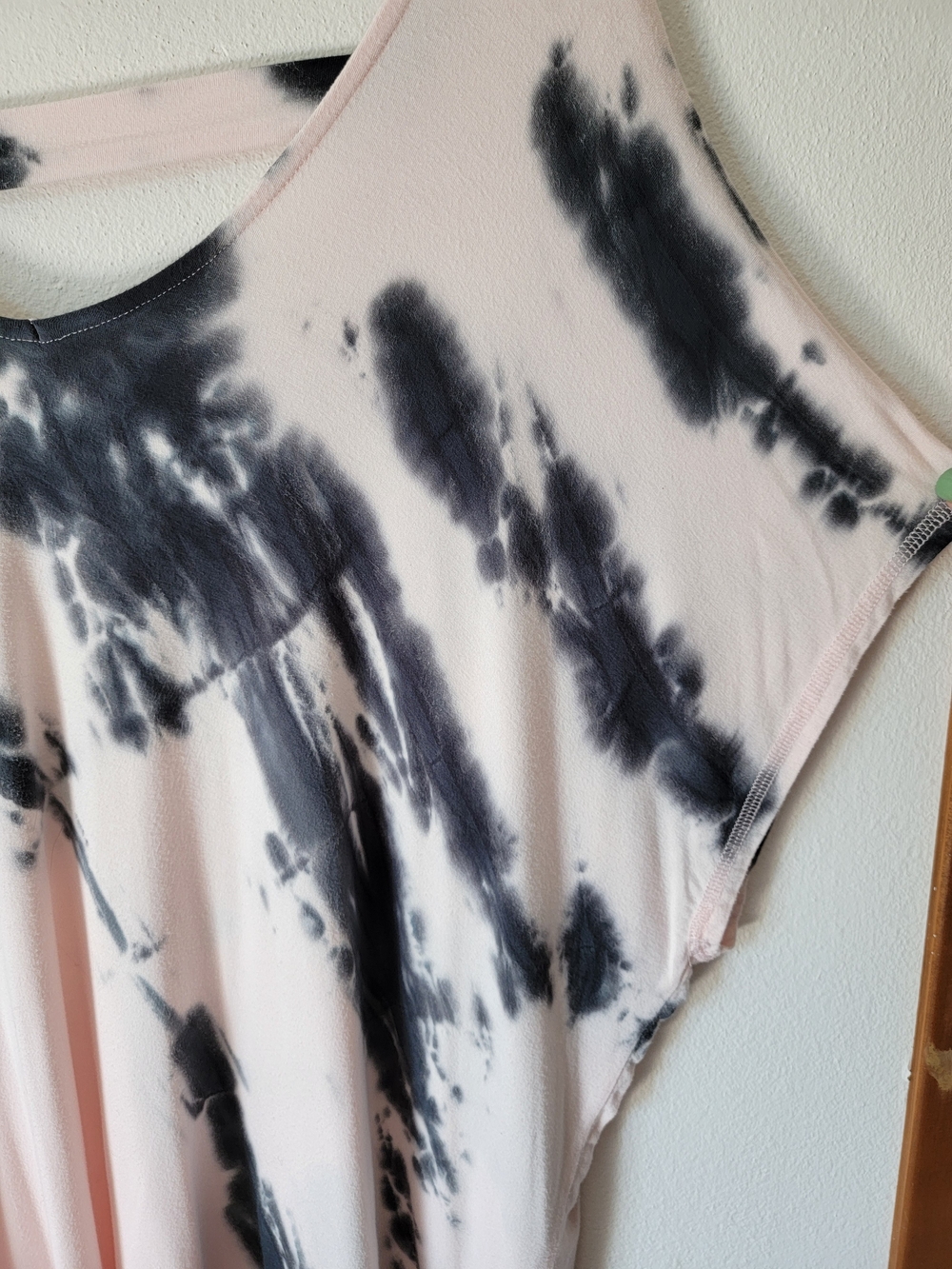 Lane Bryant Livi Pink & Black Tie-Dye V-Neck Tunic With Cut Out Back 22/24 EUC - Picture 4 of 11